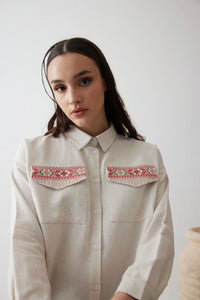 Linen blouse with detail