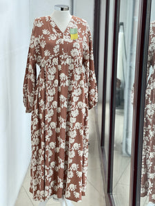 Dress with floral embroidery