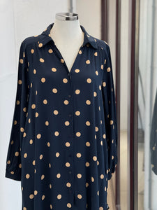 Dotted dress with collar